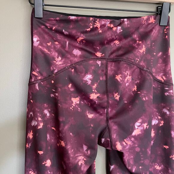 SPANX Booty Boost Active Print 7/8 Legging in Wine/Orange Tie-Dye Size Small - Picture 11 of 15